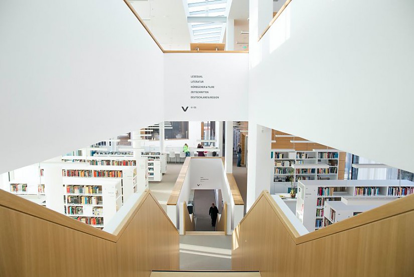 Stadtbibliothek Nordhausen, Quelle: Vincent Eisfeld auf Unsplash Stadtbibliothek Nordhausen, Quelle: Vincent Eisfeld auf Unsplash