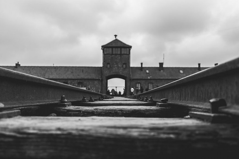 Konzentrationslager Auschwitz, Foto: Karsten Winegeart (unsplash) Konzentrationslager Auschwitz, Foto: Karsten Winegeart (unsplash)
