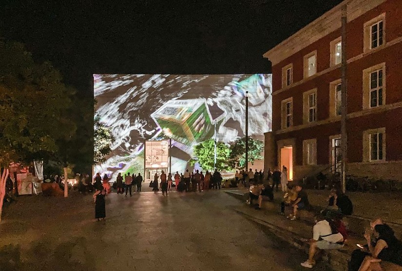 Das Bauhaus Museum Weimar während des "Genius Loci-Videomappings" am 17. September 2023. Fot: Claus Bach