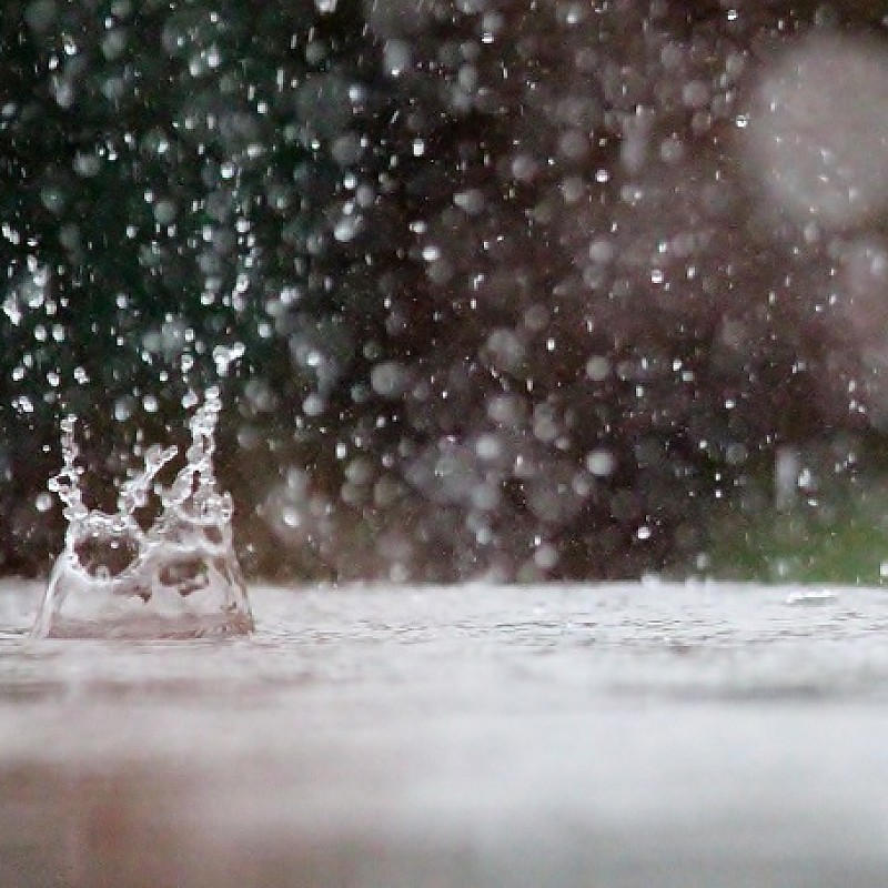 Wassertropfen; Regen (Symbolbild; Pixabay.com) 