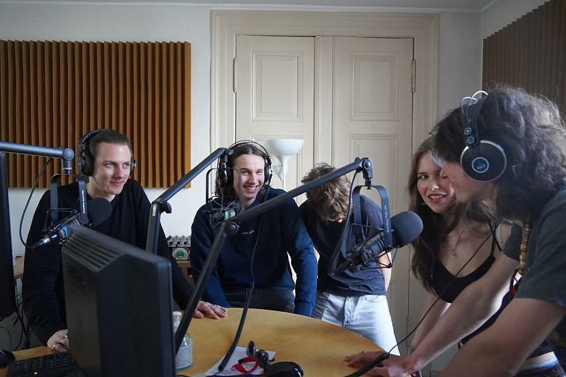 Schülerband »Lada« zu Gast im Radio LOTTE Studio Schülerband »Lada« zu Gast im Radio LOTTE Studio
