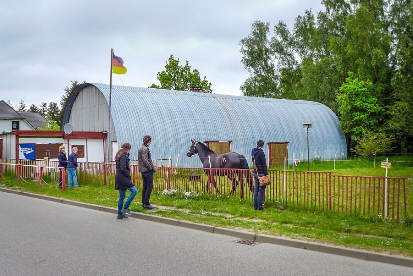 „Aufgegebenes Zeltkino in Born am Darß, 2015“, Foto: Claus Bach „Aufgegebenes Zeltkino in Born am Darß, 2015“, Foto: Claus Bach