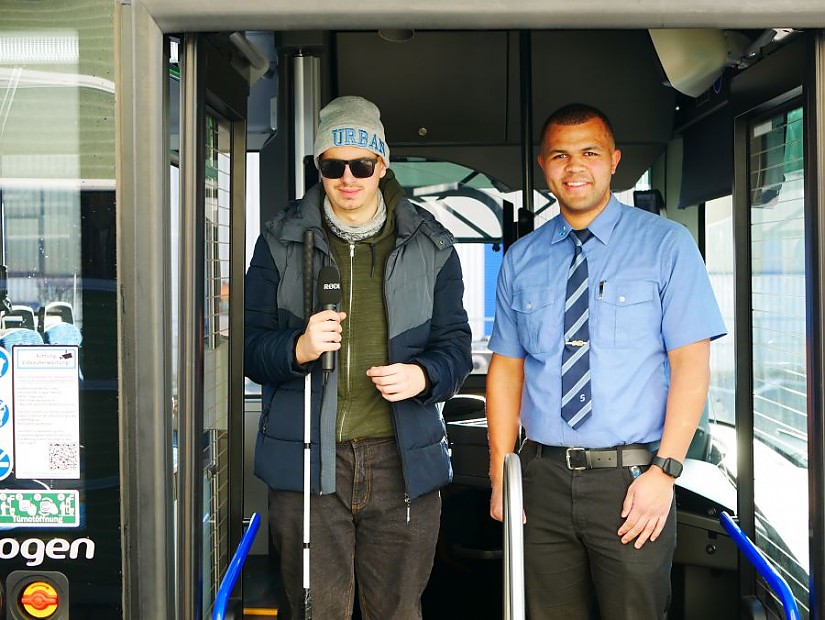 Aaron Christopher Hoffmann war bei der Einweihung von sechs neuen Wasserstoffbussen dabei, Foto: Stefan Schmidt