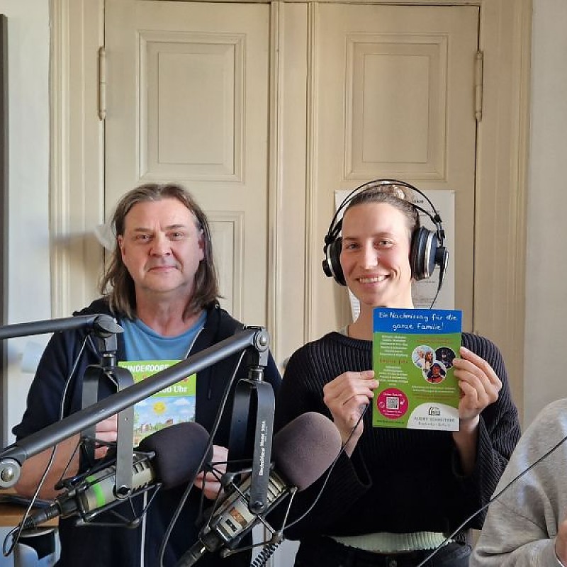 Lukas Bopp und Stefan Schmidt mit Christin Schönfuß und Lisa vom Kinderdorf, Foto: Cassandra