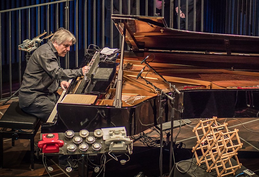 Erwin Stache im Konzert (Foto: Heinz Bunse)