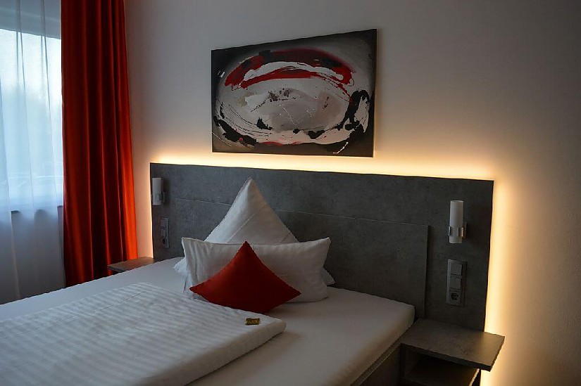 Hotelbett Symbolfoto, Quelle: Pixabay Hotelbett Symbolfoto, Quelle: Pixabay