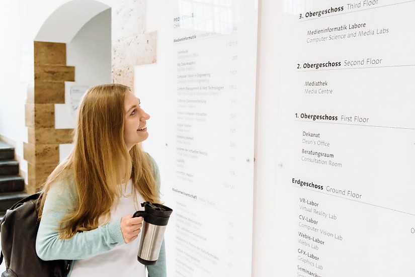 Nach dem Motto »Wissenschaft zum Anfassen, Ausprobieren und Verstehen« lädt die Bauhaus-Universität Weimar am 26. April 2018 Schülerinnen ab der Klassenstufe 8 zum Zukunftstag für Mädchen ein. (Foto: Henry Sowinski) Nach dem Motto »Wissenschaft zum Anfassen, Ausprobieren und Verstehen« lädt die Bauhaus-Universität Weimar am 26. April 2018 Schülerinnen ab der Klassenstufe 8 zum Zukunftstag für Mädchen ein. (Foto: Henry Sowinski)