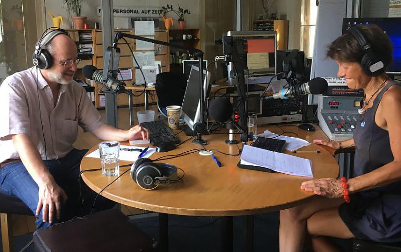 Prof. Harald Lesch zu Gast beim Sektfrühstück mit Svea Geske, Foto: Radio LOTTE Prof. Harald Lesch zu Gast beim Sektfrühstück mit Svea Geske, Foto: Radio LOTTE