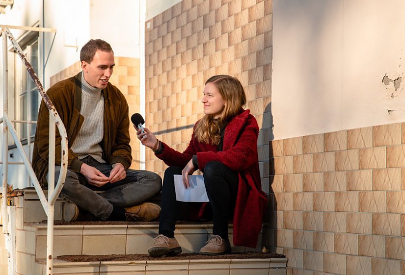 Jugendmusikredaktion: Ida Pruchnewski im Interview mit Martin Kohlstedt,Foto: Christian Faludi Jugendmusikredaktion: Ida Pruchnewski im Interview mit Martin Kohlstedt,Foto: Christian Faludi