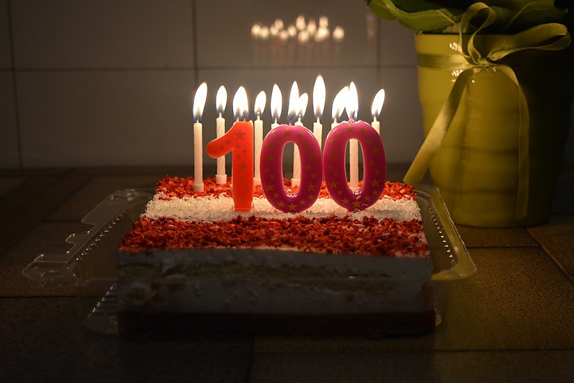 Geburtstagskuchen zum 100. Geburtstag, Foto: Pixabay