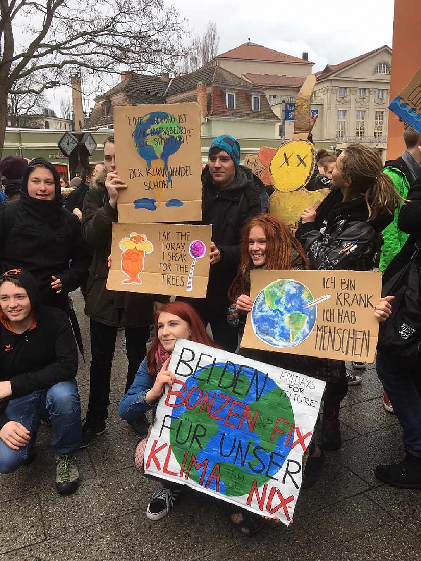 Erster Weimarer "Friday for Future" am 1. März 2019  auf dem Theaterplatz, Foto: Radio Lotte Erster Weimarer "Friday for Future" am 1. März 2019  auf dem Theaterplatz, Foto: Radio Lotte
