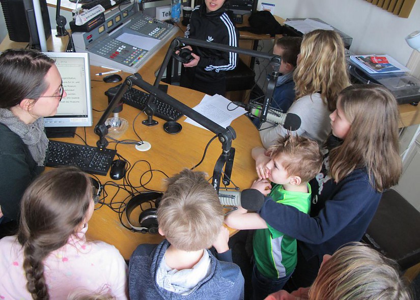 Besuch aus der Anna Amalia Grundschule, März 2019, Foto: Radio LOTTE
