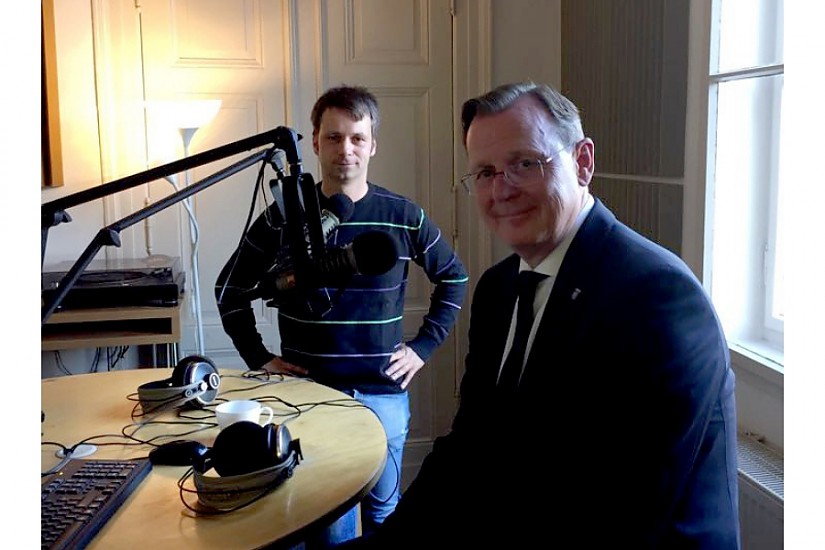 Thüringens Ministerpräsident Bodo Ramelow im Gespräch mit Markus Pettelkau