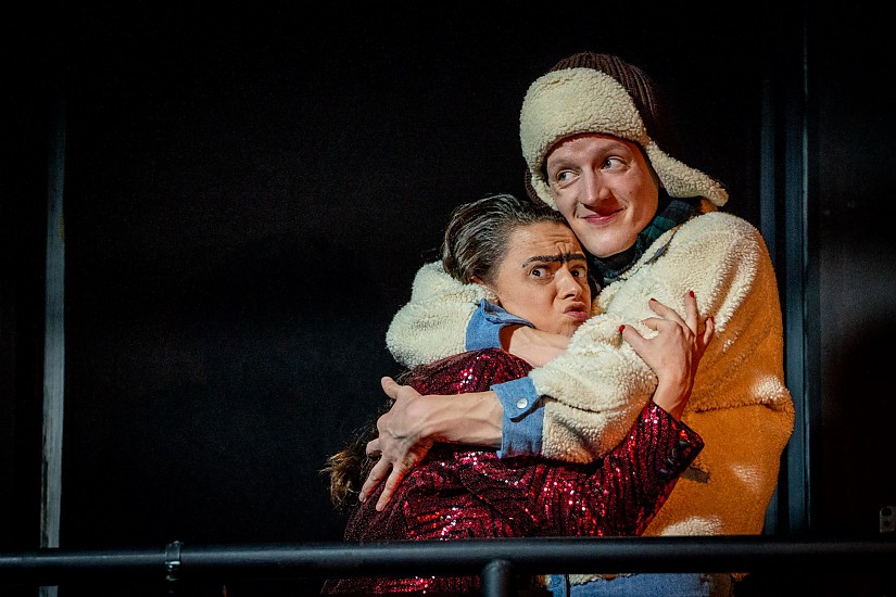 Theaterstück »Ein Schaf fürs Leben«, Quelle: Theaterhaus Jena (c) Joachim Dette Theaterstück »Ein Schaf fürs Leben«, Quelle: Theaterhaus Jena (c) Joachim Dette