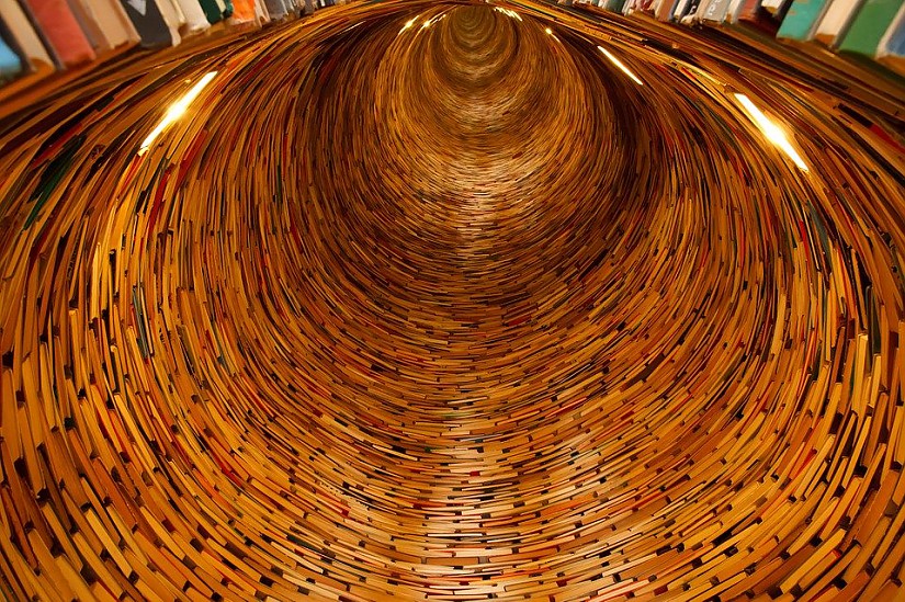 Bücherturm-Symbolbild, Quelle: Pixabay Bücherturm-Symbolbild, Quelle: Pixabay