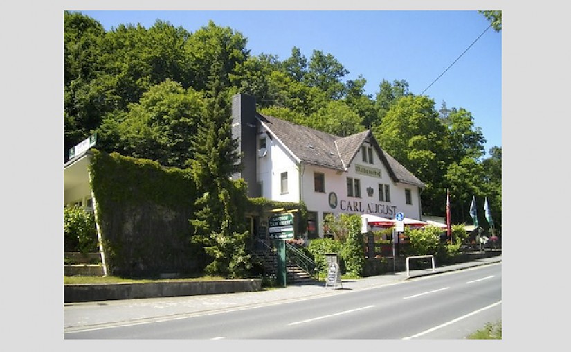 ehemaliges Gasthaus »Carl August«, Quelle: https://mapio.net ehemaliges Gasthaus »Carl August«, Quelle: https://mapio.net