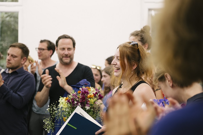 Maria Fabricius-Wendt wurde am Freitag, 12. Juli 2024, mit den Lyonel Kunstpreis 2024 ausgezeichnet. (Foto: Dominique Wollniok) Maria Fabricius-Wendt wurde am Freitag, 12. Juli 2024, mit den Lyonel Kunstpreis 2024 ausgezeichnet. (Foto: Dominique Wollniok)