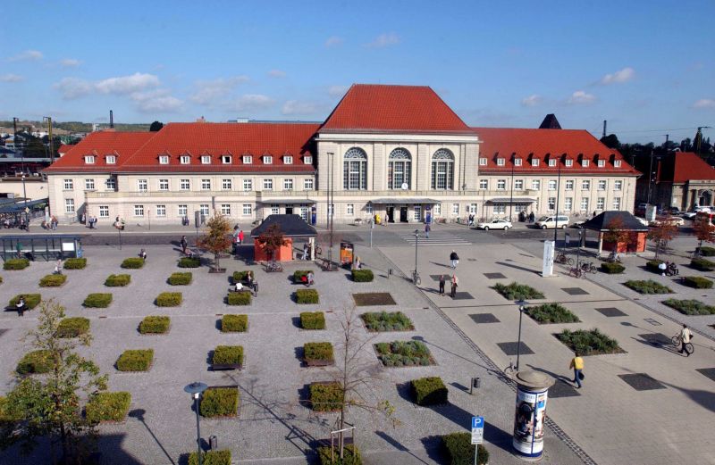 Hauptbahnhof und Bahnhofsvorplatz (Foto: Stadt Weimar)