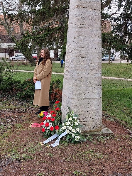  Linken-Landtagsabgeordnete Lena Saniye Güngör spricht während Luxemburg-Liebknecht-Gedenken (Quelle: DIE LINKE Weimar / Weimarer Land) 