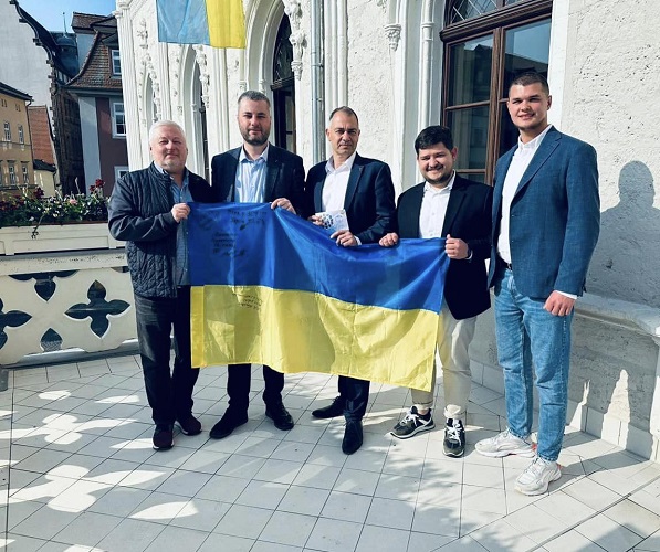 Oleg Volskyi, Bürgermeister Schowkwas, und Andriy Sulym, Landrat Kreis Lwiw, haben das Rathaus besucht. (Quelle: Stadt Weimar) Oleg Volskyi, Bürgermeister Schowkwas, und Andriy Sulym, Landrat Kreis Lwiw, haben das Rathaus besucht. (Quelle: Stadt Weimar)