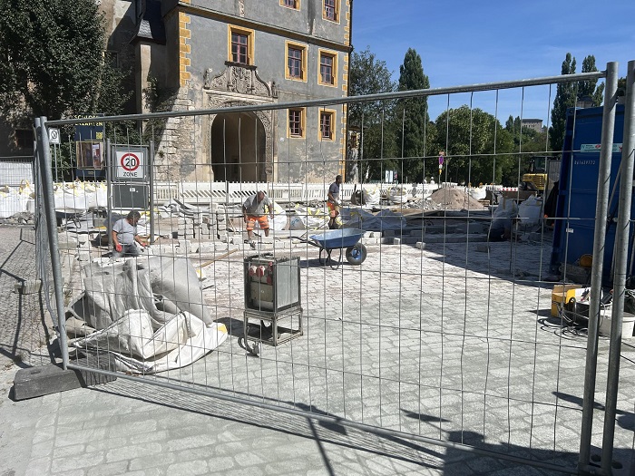 Pflasterarbeiten auf dem Burgplatz (Quelle: Stadt Weimar) Pflasterarbeiten auf dem Burgplatz (Quelle: Stadt Weimar)