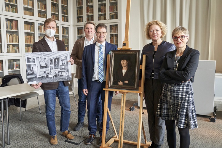 Gruppenbild Vorstellung, von links nach rechts: Dr. Sebastian Dohe, Dr. Peter Scholz, Dr. Martin Hoernes, Dr. Annette Ludwig, Dr. Ulrike Lorenz, Foto: Hannes Bertram © Klassik Stiftung Weimar Gruppenbild Vorstellung, von links nach rechts: Dr. Sebastian Dohe, Dr. Peter Scholz, Dr. Martin Hoernes, Dr. Annette Ludwig, Dr. Ulrike Lorenz, Foto: Hannes Bertram © Klassik Stiftung Weimar