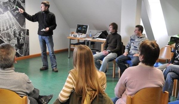 Tagung in der Internationalen Jugendbegegnungsstätte der Gedenkstätte Buchenwald. Foto: Claus Bach, Sammlung Gedenkstätte Buchenwald