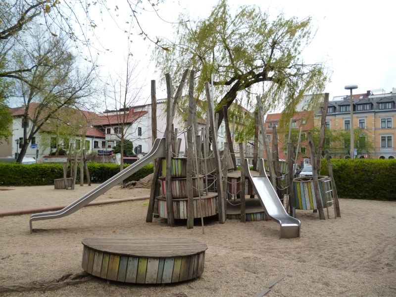 Spielplatz am Rollplatz (Foto:Stadt Weimar) Spielplatz am Rollplatz (Foto:Stadt Weimar)