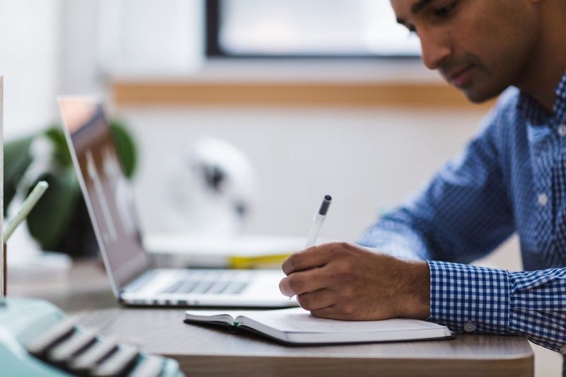 Student arbeitet an Laptop (Symbolfoto; Pixabay.de) Student arbeitet an Laptop (Symbolfoto; Pixabay.de)