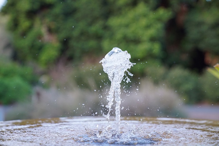 Wasserfontäne, Trinkbrunnen (Symbolbild; Pixabay.com) Wasserfontäne, Trinkbrunnen (Symbolbild; Pixabay.com)